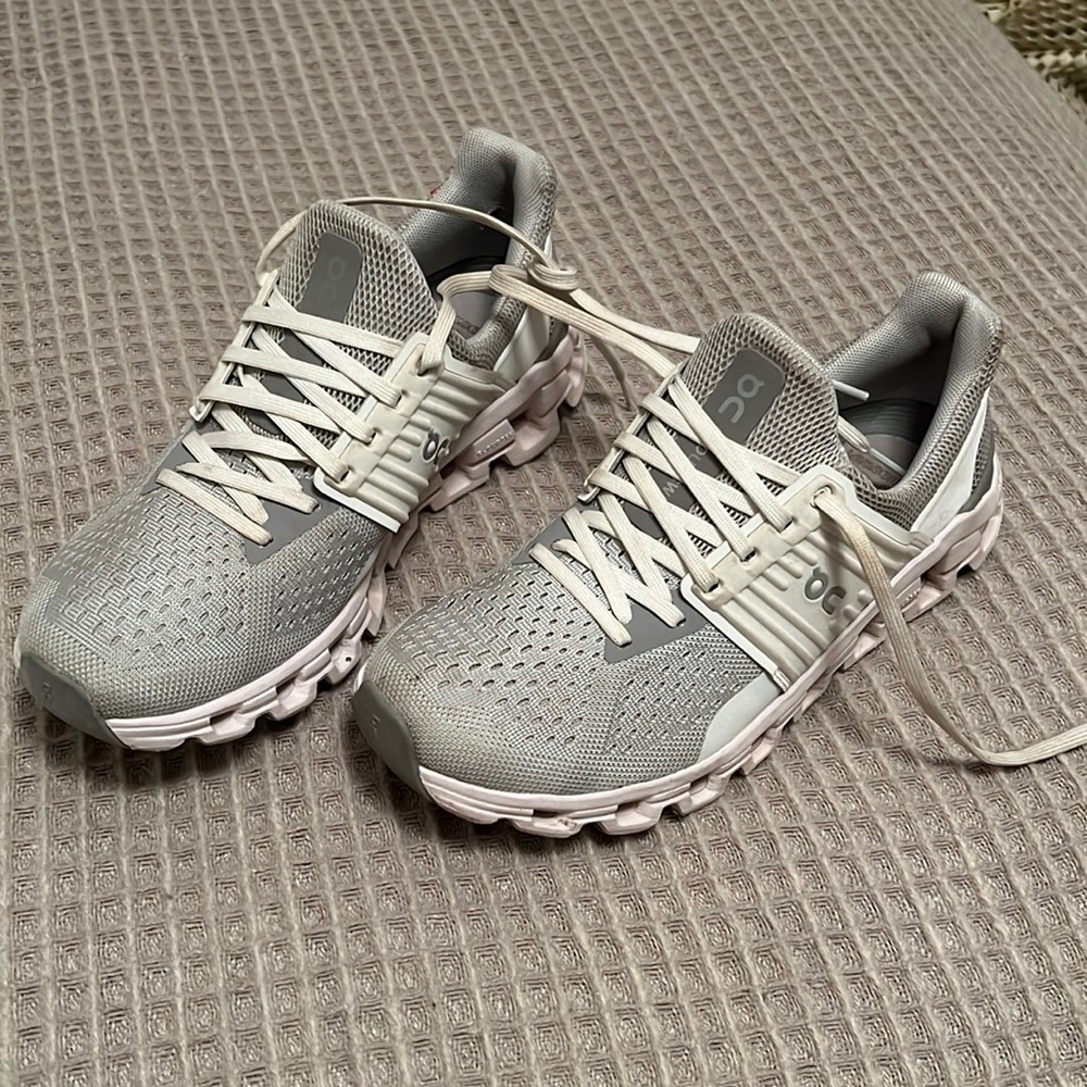 On CloudSwift Glacier Running Sneakers